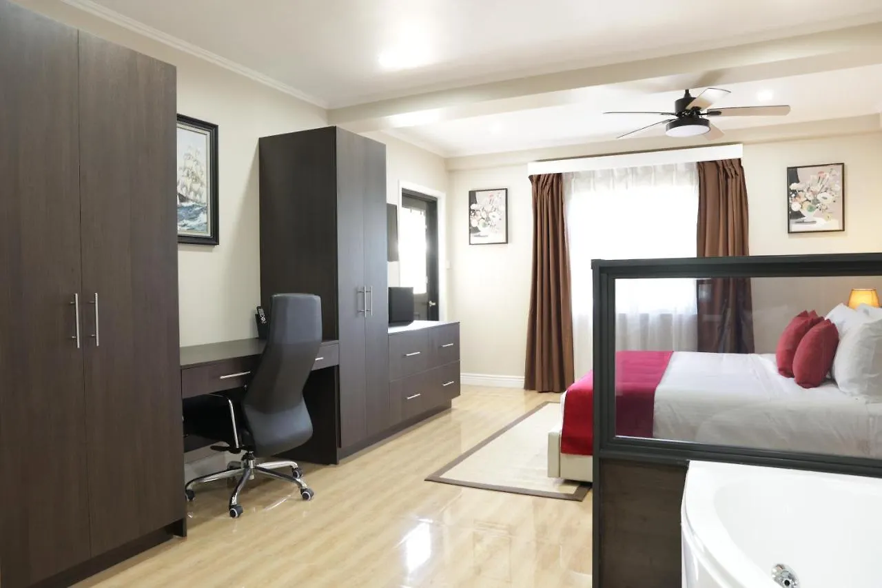 Myah'S Hotel Brighton Village