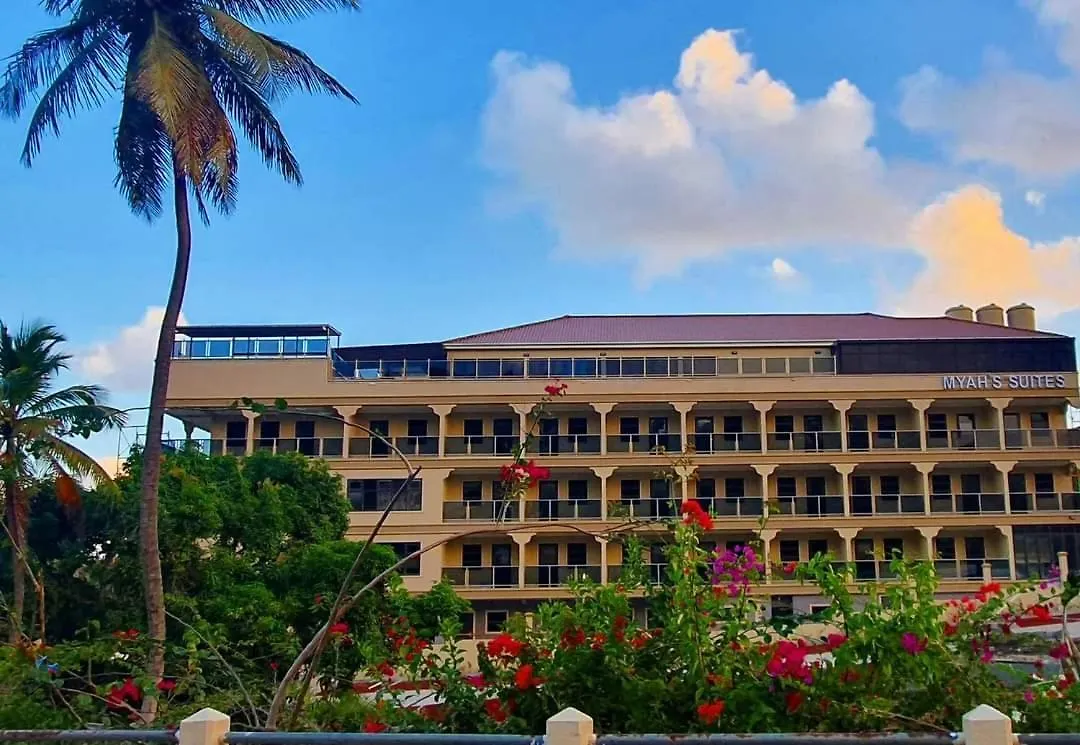 Myah'S Hotel Brighton Village