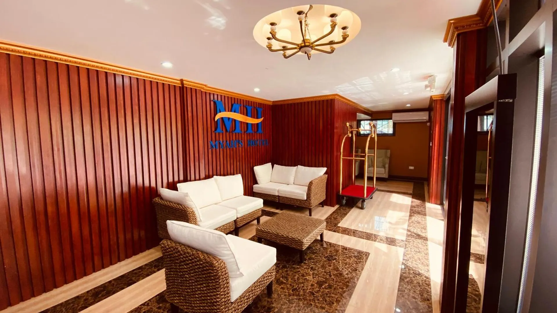 Myah'S Hotel Brighton Village