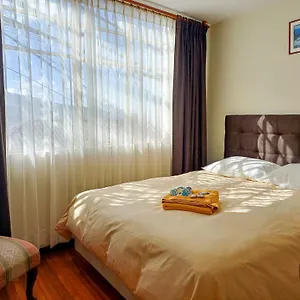 https://the-quito-guest-house-with-yellow-balconies.hotelsquito.com
